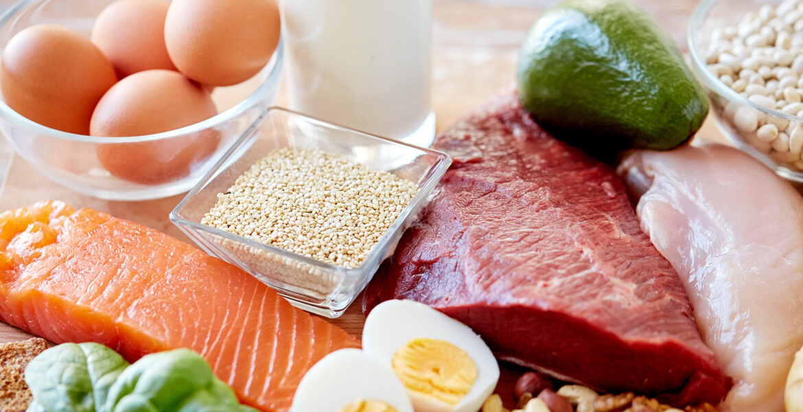 Qual a diferença de proteína e carboidratos?